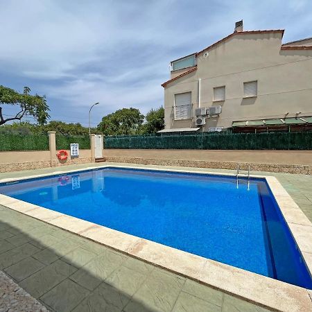 Casa En Vilafortuny Con Barbacoa Piscina Comunitaria 坎布里尔斯 外观 照片