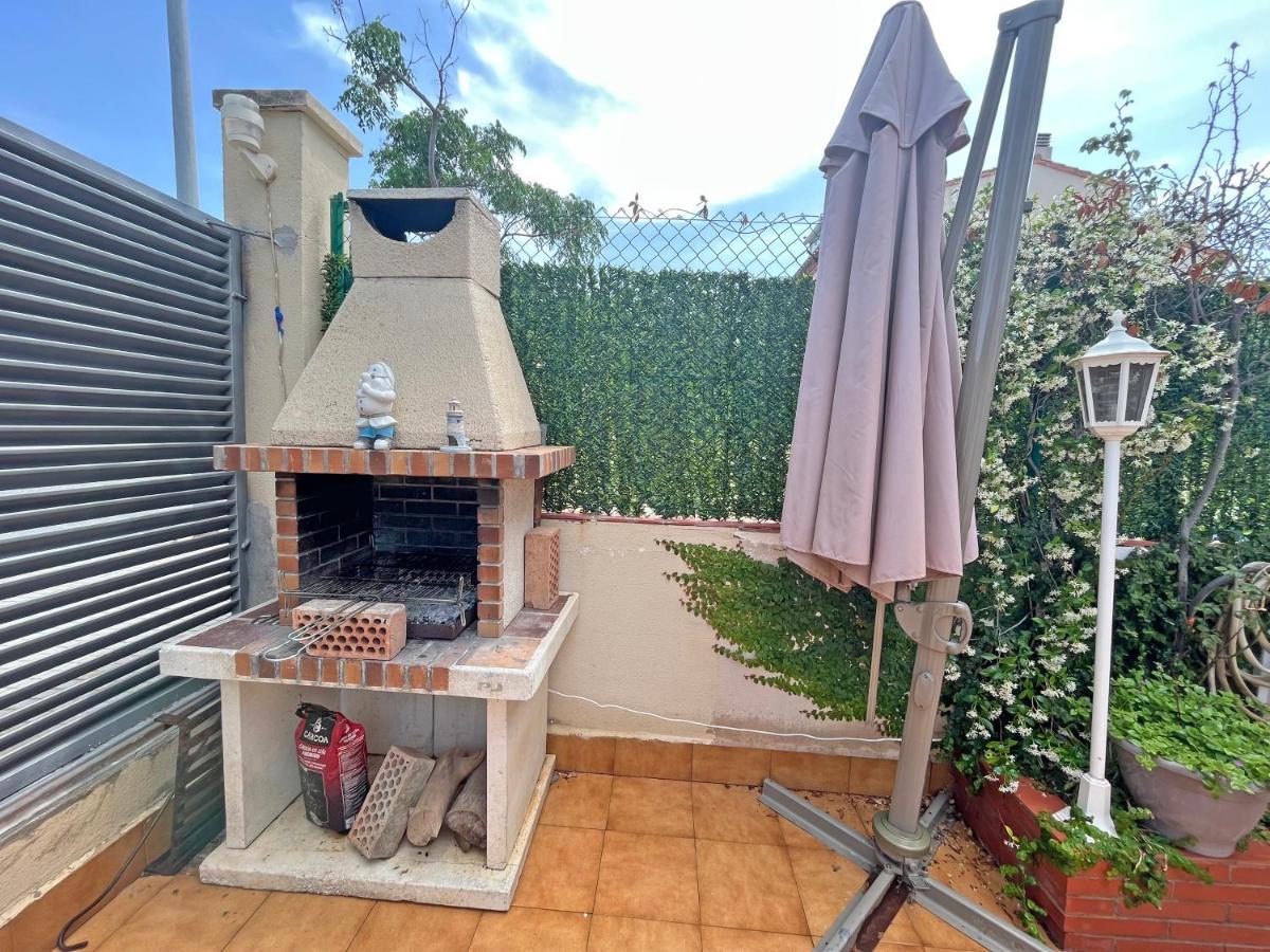 Casa En Vilafortuny Con Barbacoa Piscina Comunitaria 坎布里尔斯 外观 照片